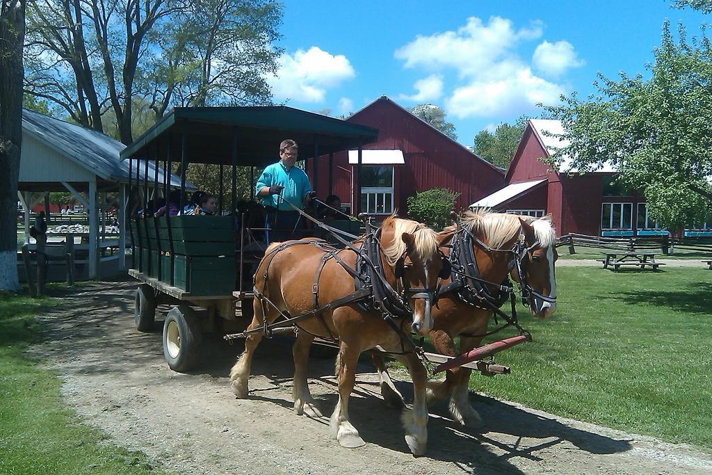 Amish Inn Nappanee Екстер'єр фото