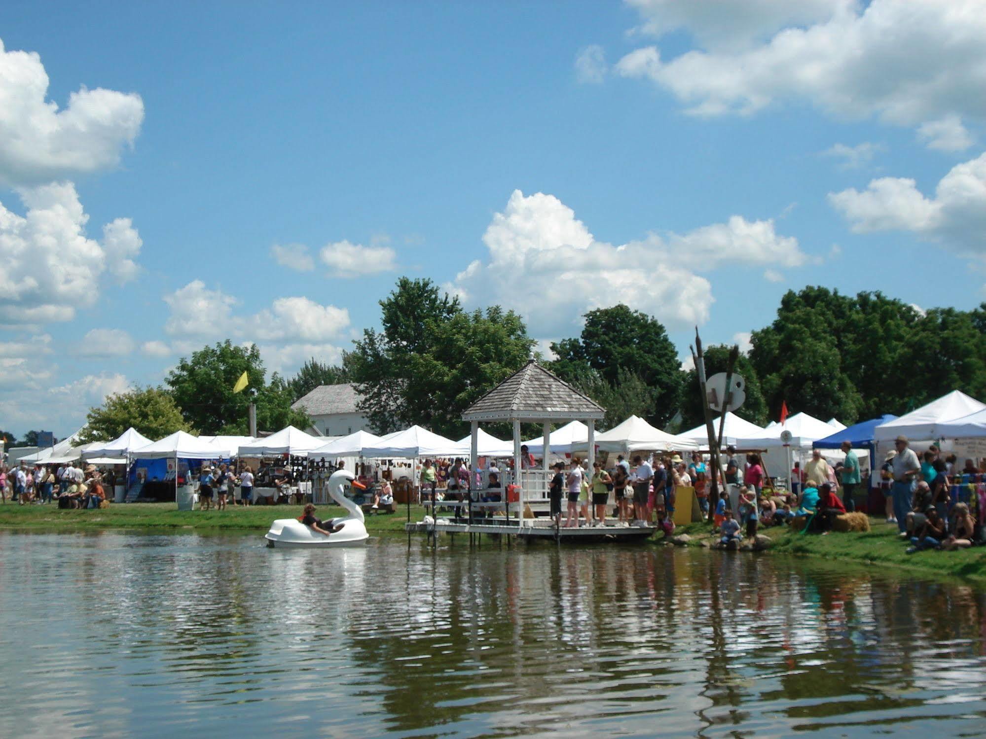 Amish Inn Nappanee Екстер'єр фото
